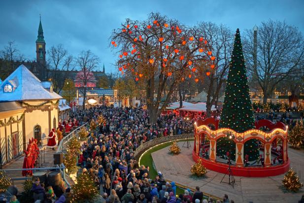 tivoli-juletraestaending_.jpg